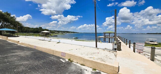 Building Photo - 253 Blackwell Villa Cove