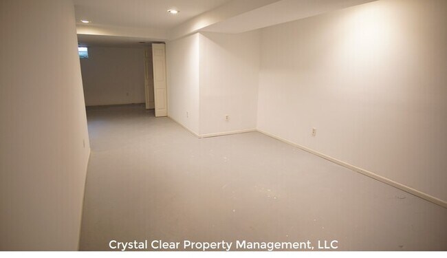 Building Photo - Large 2 bed 1.5 bath in Christiana School ...