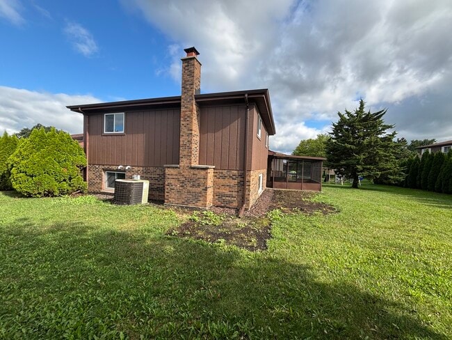 Building Photo - 3523 Jacqueline Dr