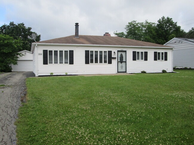 Primary Photo - 3504 Oakview Dr