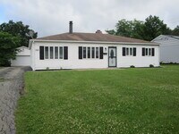 Building Photo - 3504 Oakview Dr