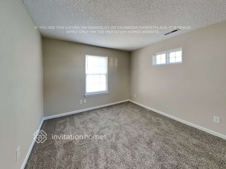 Building Photo - 4403 Staffordshire Ln