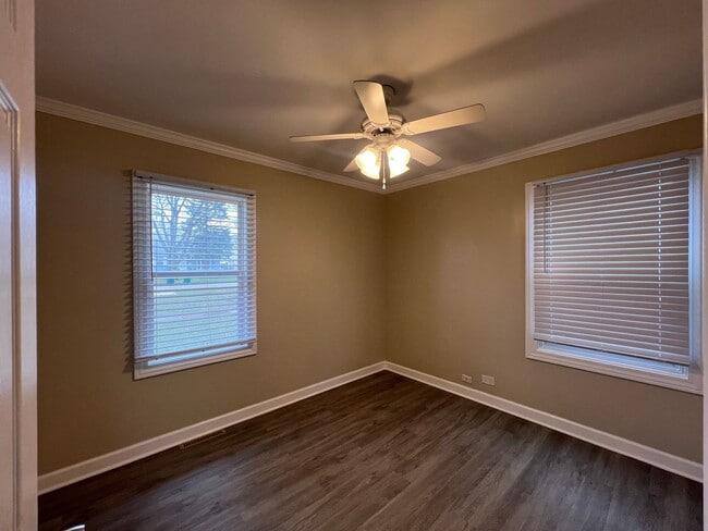 Building Photo - 206 Raupp Blvd