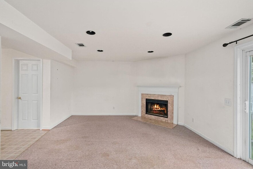 Building Photo - 306 Batley Ct
