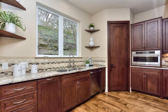 Building Photo - 1529 Barton Springs Rd