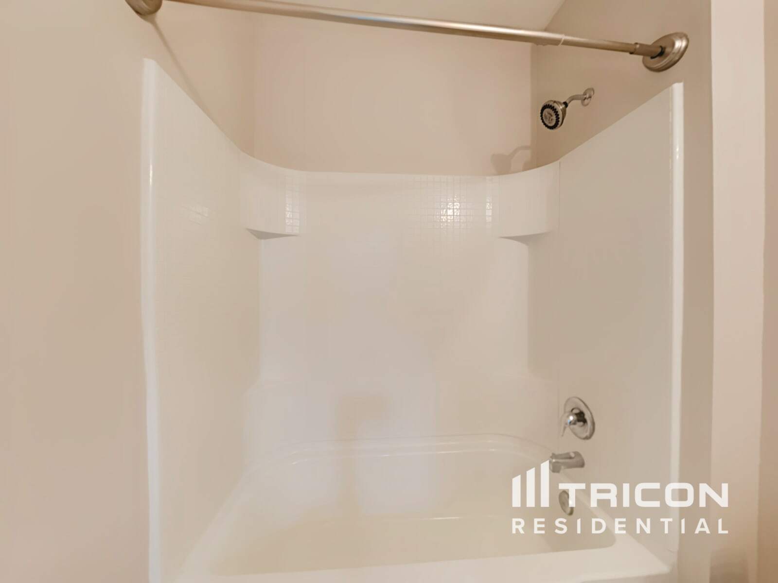 Building Photo - 2449 Valhalla Dr