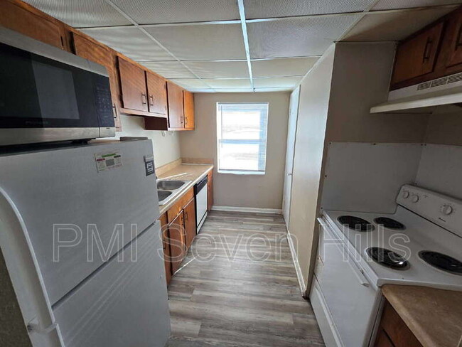 Building Photo - 2325 W Pensacola St