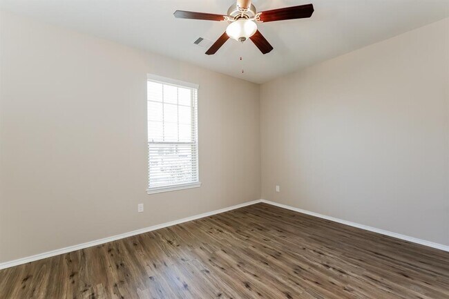 Building Photo - 5647 Claymore Meadow Ln