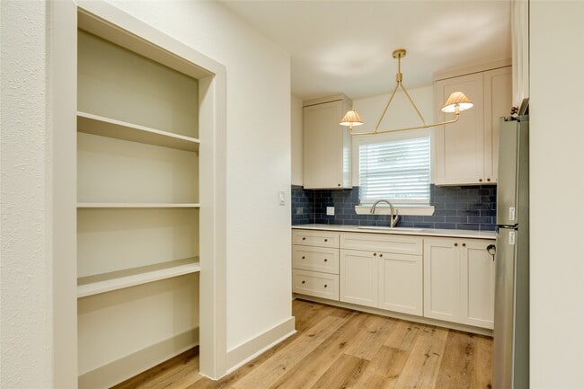 Building Photo - 2512 Avenue K