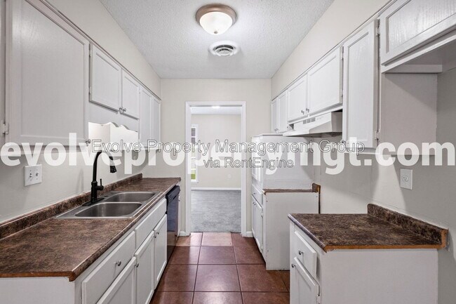Building Photo - 5331 Pipers Gap Dr