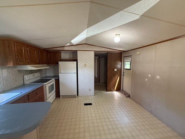 Building Photo - 415 Meadowbrook Rd