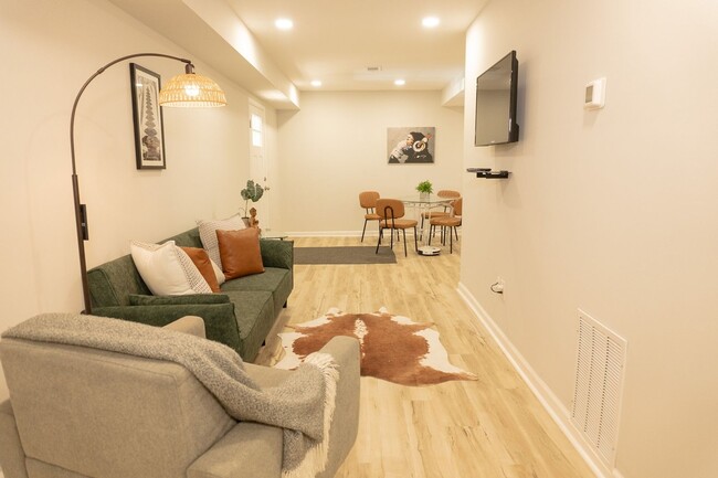 Building Photo - 3537 Fairburn Pl NW