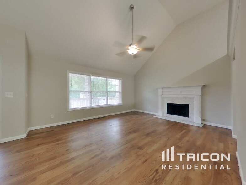 Building Photo - 3698 Autumn View Dr