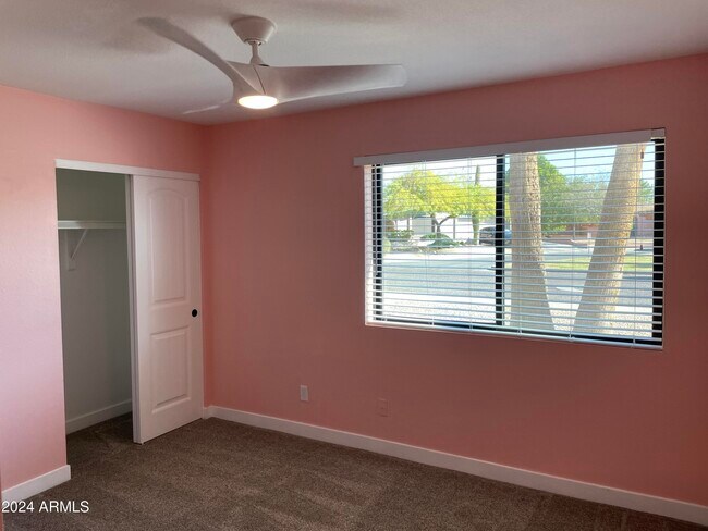 Building Photo - 4322 W Sandra Cir