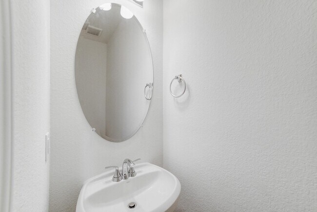 Building Photo - 9307 Central Pl