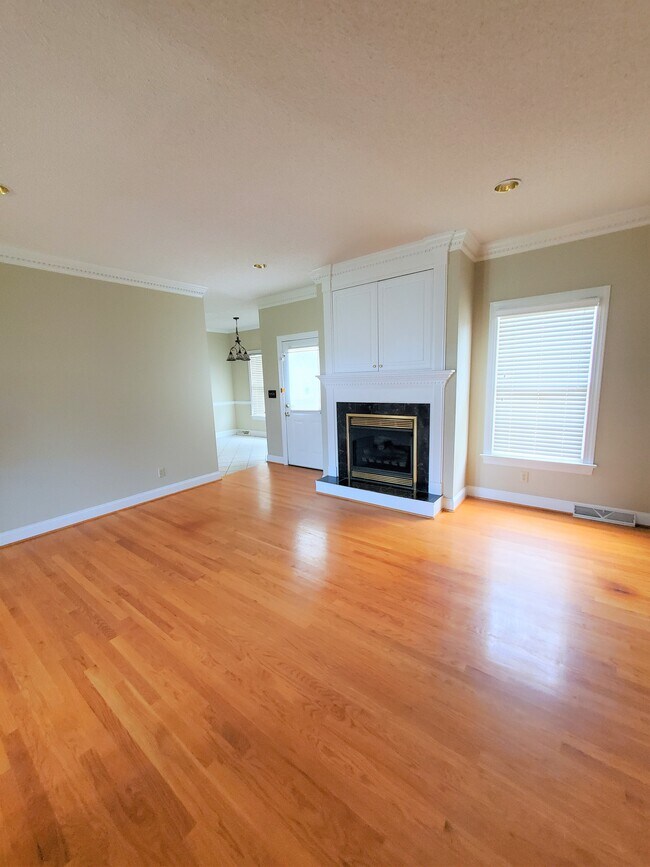 Building Photo - 178 Meadowbrook Cir