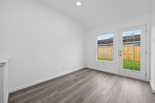 Building Photo - 7714 Stallion Trail Dr