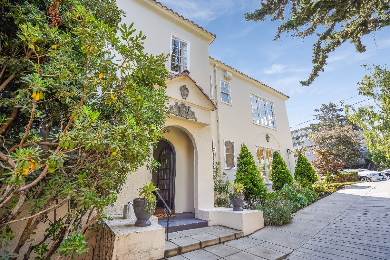 Building Photo - 4121 Greenwood Ave