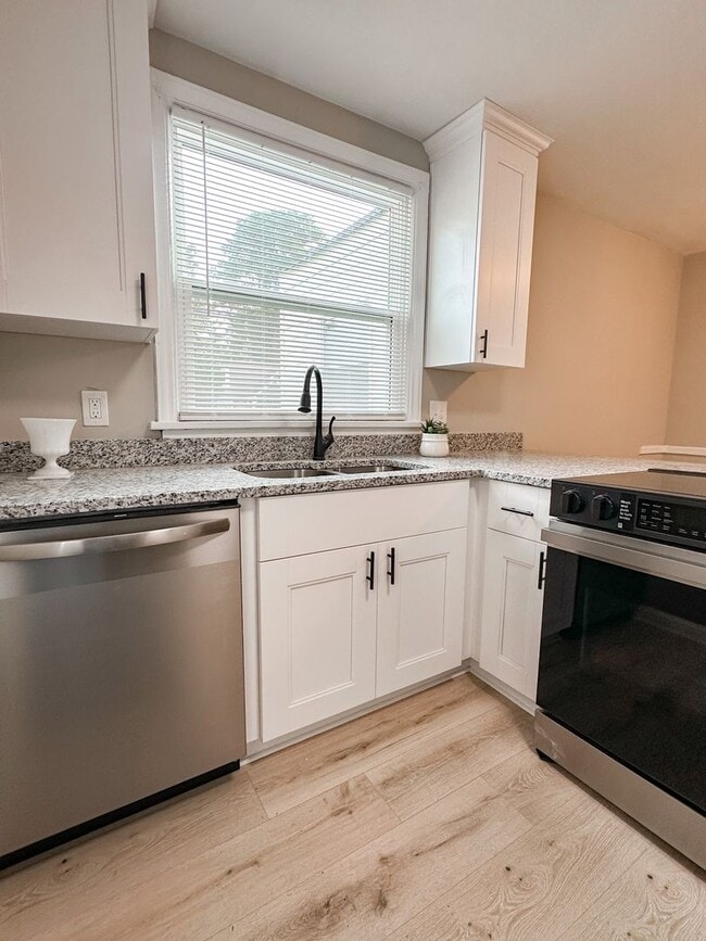 Building Photo - Remodeled 2 bed / 1 bath home