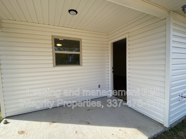 Building Photo - 204 Armstrong Dr