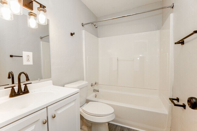 Building Photo - 422-424 W 30th Street