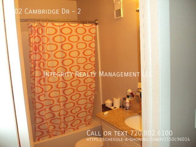 Building Photo - 1702 Cambridge Dr