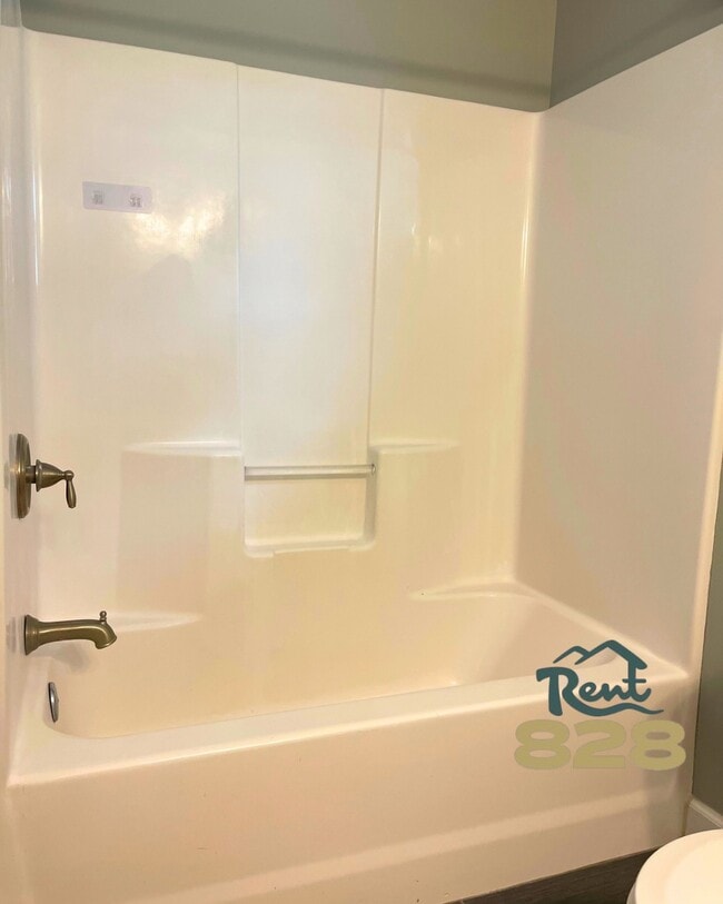 Building Photo - 726 Brookside Camp Rd