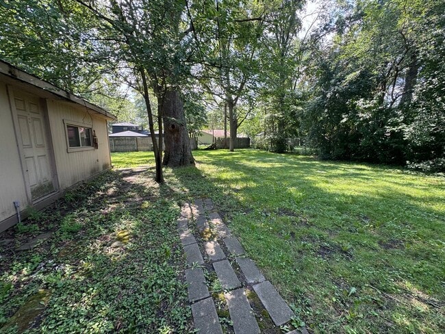 Building Photo - 253 Mantua St