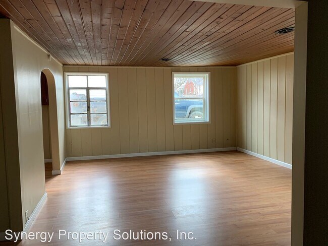 Primary Photo - 1401 Ashland Rd