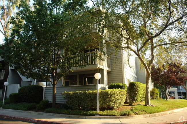 Building Photo - Meadowbrook