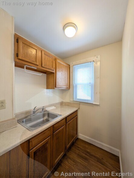 Building Photo - 9 Lowell Terrace