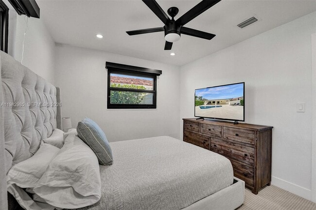 Building Photo - 915 NW 7th St