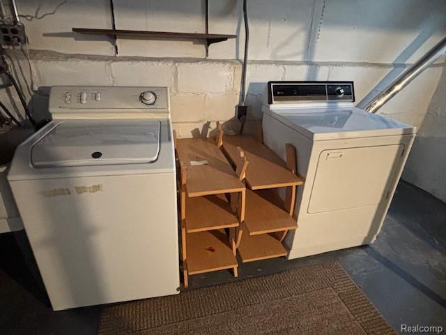 Building Photo - 901 Longfellow Ave