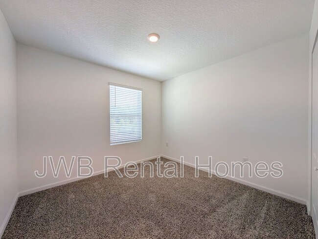 Building Photo - 5934 Sharon Lake Dr