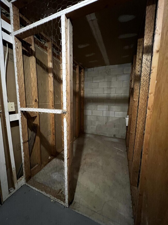 Building Photo - 255 Elmwood Ave