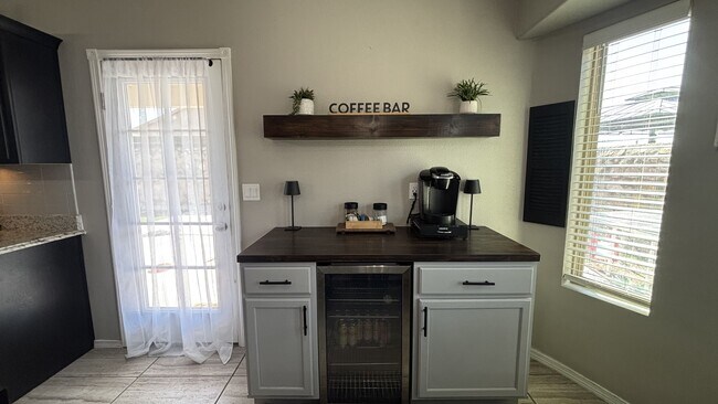 Building Photo - 11613 Flor Galatea Wy