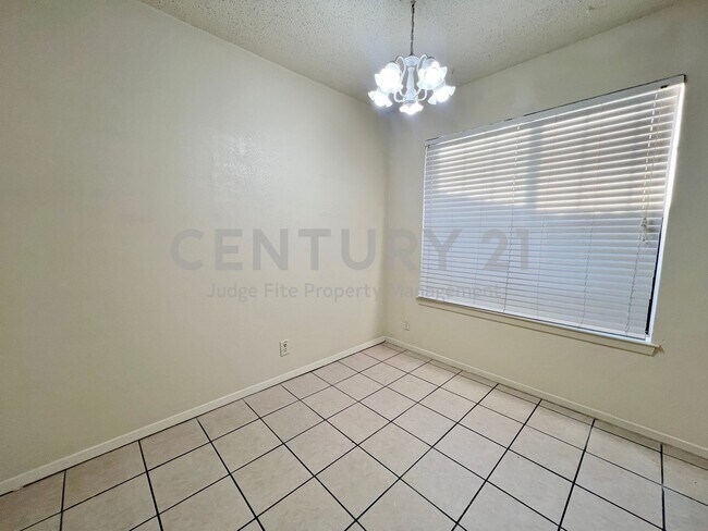 Building Photo - LAST 2 MONTHS RENT FREE!!! Great 2-Story 2/2.5 Condo Close to UNT For Rent!