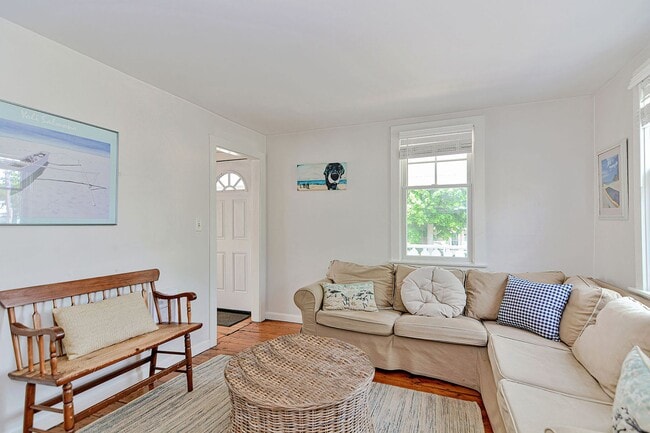 Building Photo - WINTER RENTAL: Changes In Latitude (Dogs Welcome!)