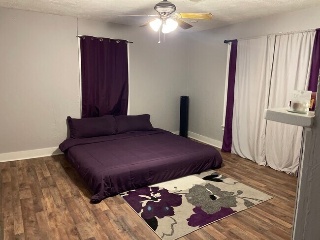 Building Photo - 4 Steens Rd