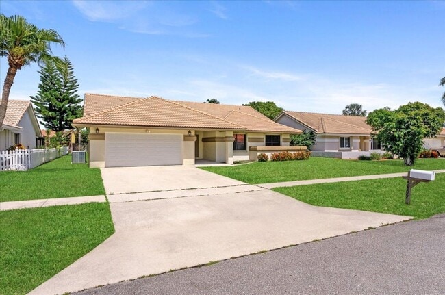 Building Photo - 5809 Sun Pointe Cir