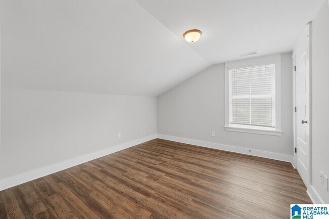 Building Photo - 1509 Cottage Grv