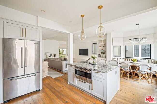 Building Photo - 129 Outrigger Mall