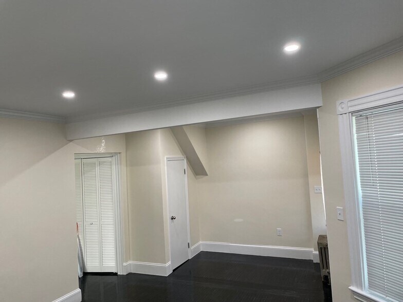 Building Photo - 840 South St