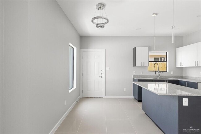 Building Photo - 15 Summerland Ln