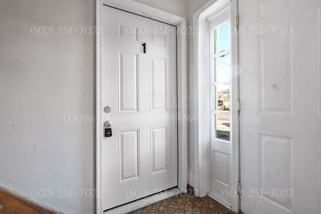 Building Photo - 5112 Valiant Dr