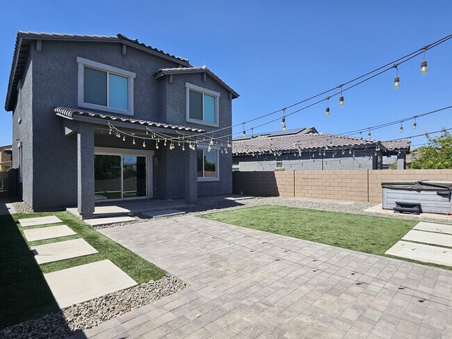 Building Photo - 10679 W Golson Dr