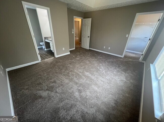 Building Photo - 70 Princeton Way