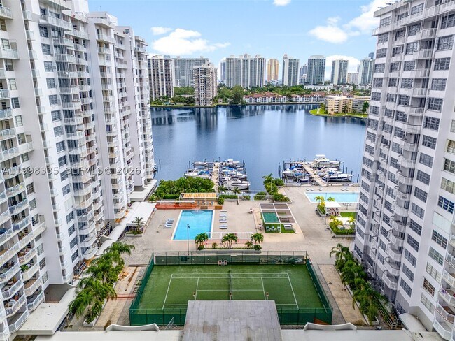 Building Photo - 18011 Biscayne Blvd