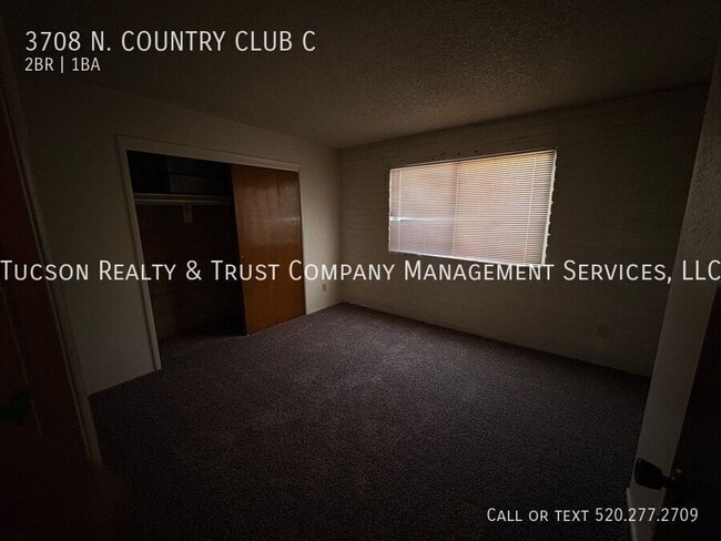 Building Photo - 3708 N Country Club Rd