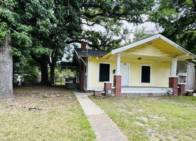 Building Photo - 3648 Evangeline St